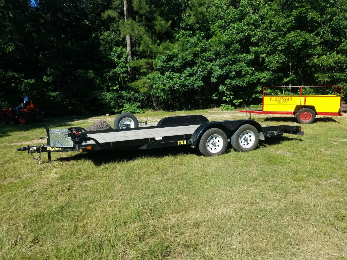 18ft Cricket car hauler trailer rental in Coldspring TX - Big Tex tandem axle with dovetail and electric winch